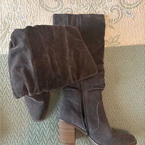 Women's gray Suede Boots